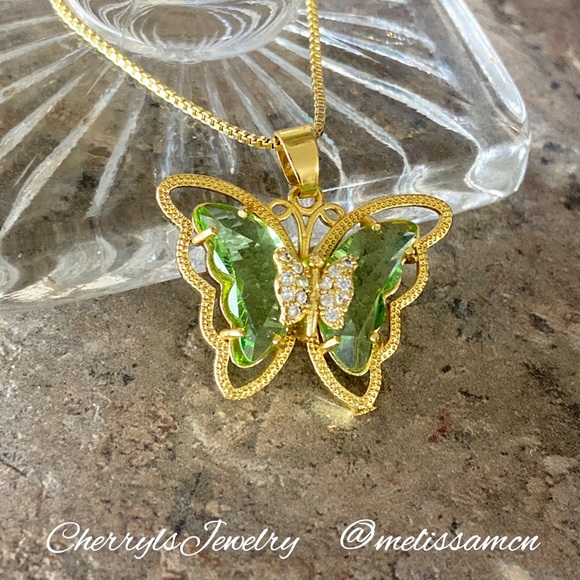 14kt Green Crystal Butterfly Gold Pendant Necklace Chain - Picture 7 of 9